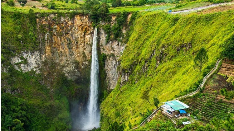 Air Terjun Sipisopiso