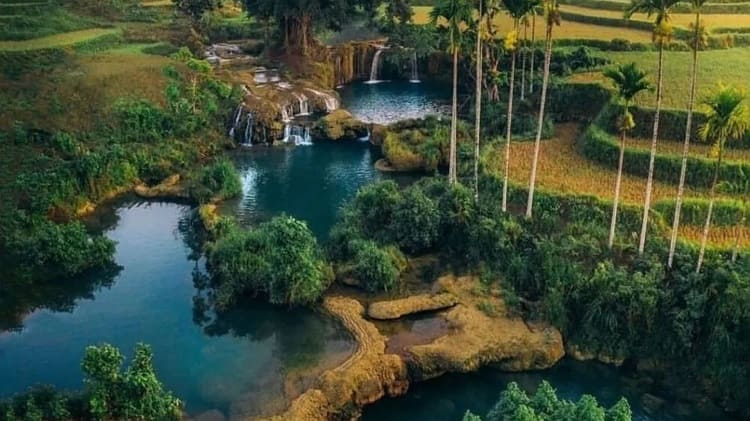 Air Terjun Waikelo Sawah