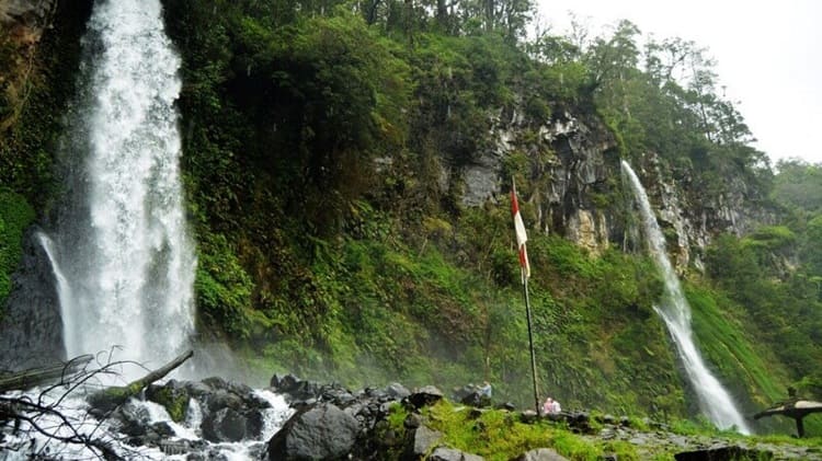 Curug Country