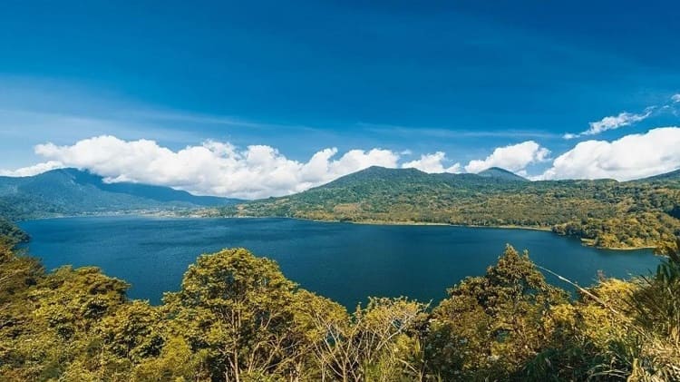 Danau Buyan