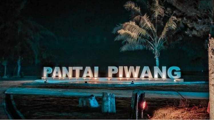 Pantai Piwang