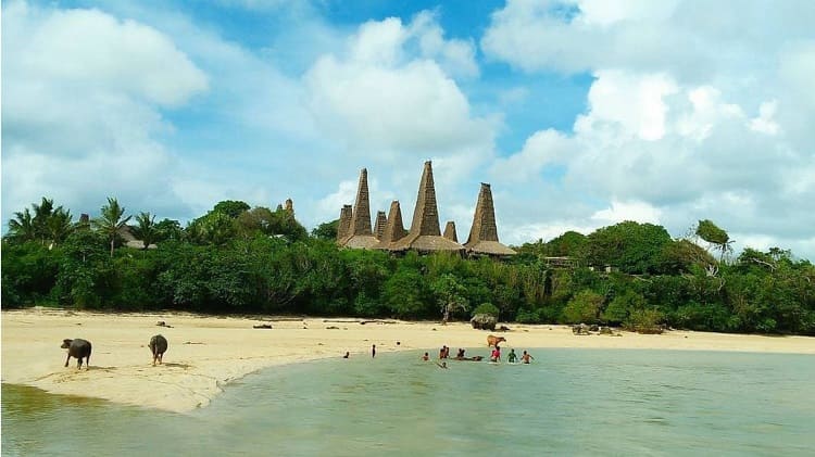 Pantai Retenggaro