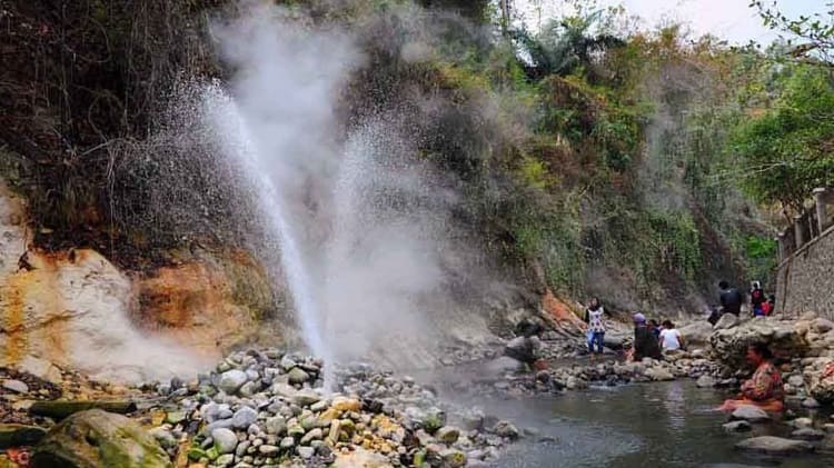 Pemandian Air Panas Cisolok