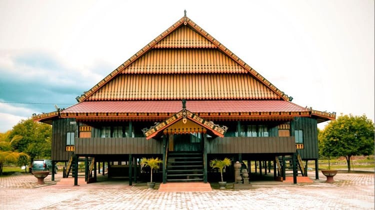 Rumah Adat Mekongga