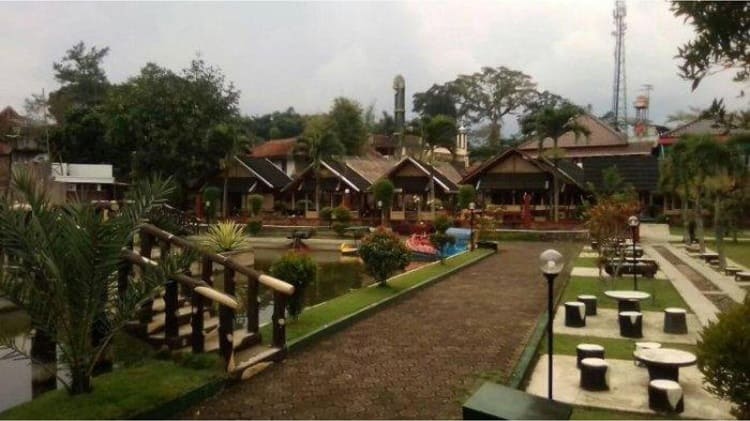 Rumah Makan Sari Cobek Cangkuang