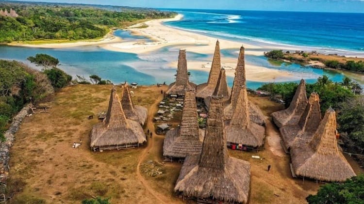 Wisata budaya di Kampung Rorogot