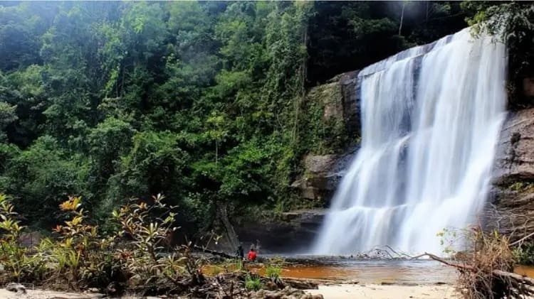 Air Terjun Riam Teset