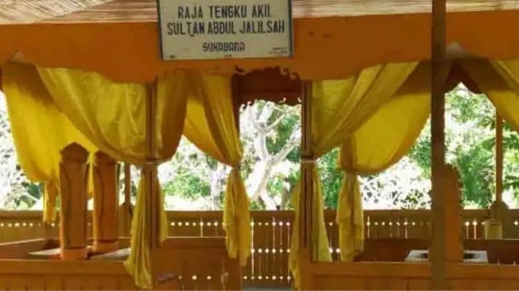 Makam Raja Tengku Akil